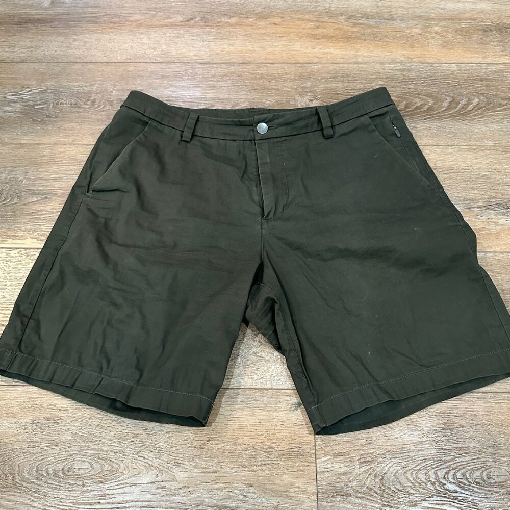 Lululemon Men's Shorts - Waist 33 - Olive